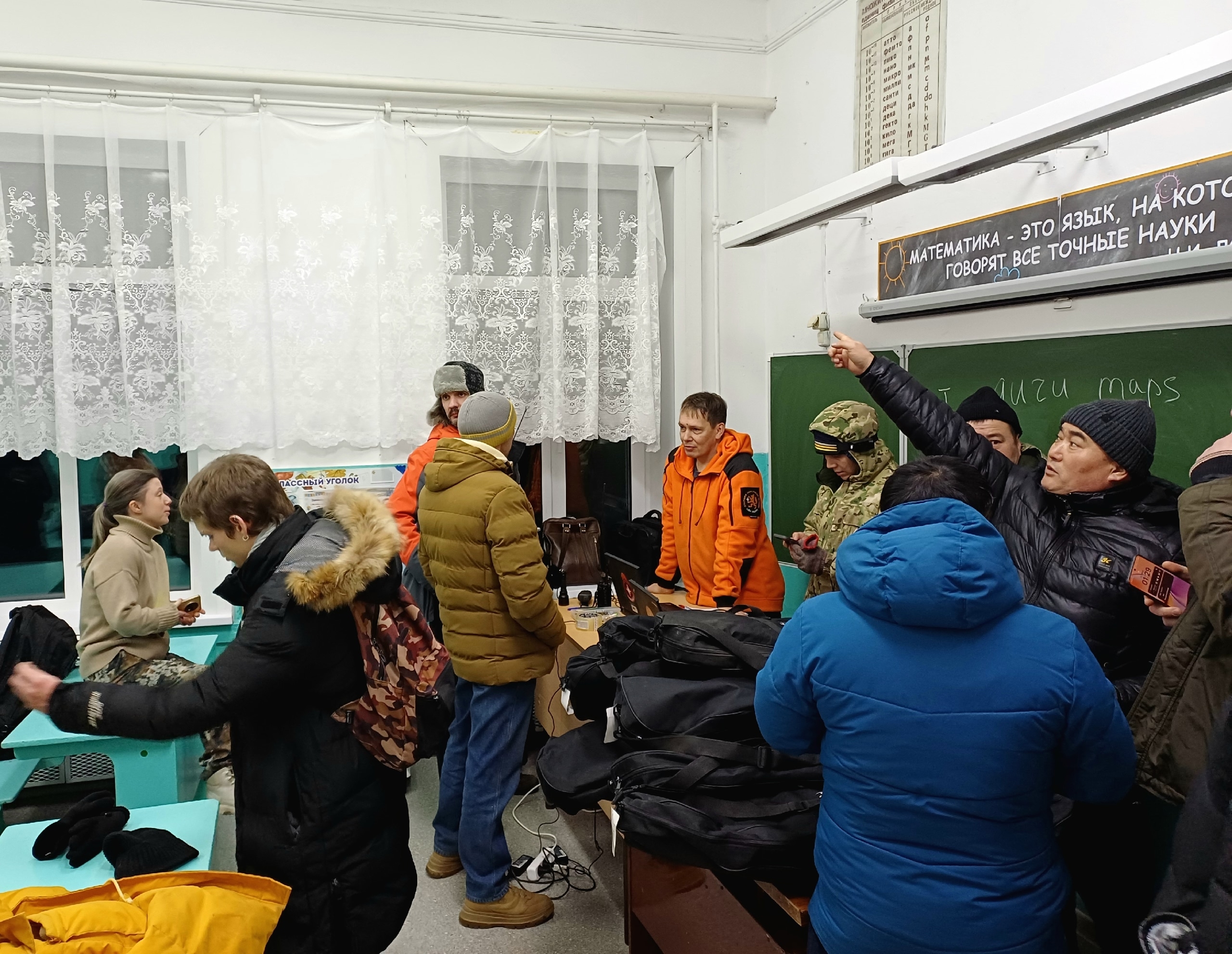 Более 130 человек ищут пропавшего подростка в селе Привольное Саратовской области