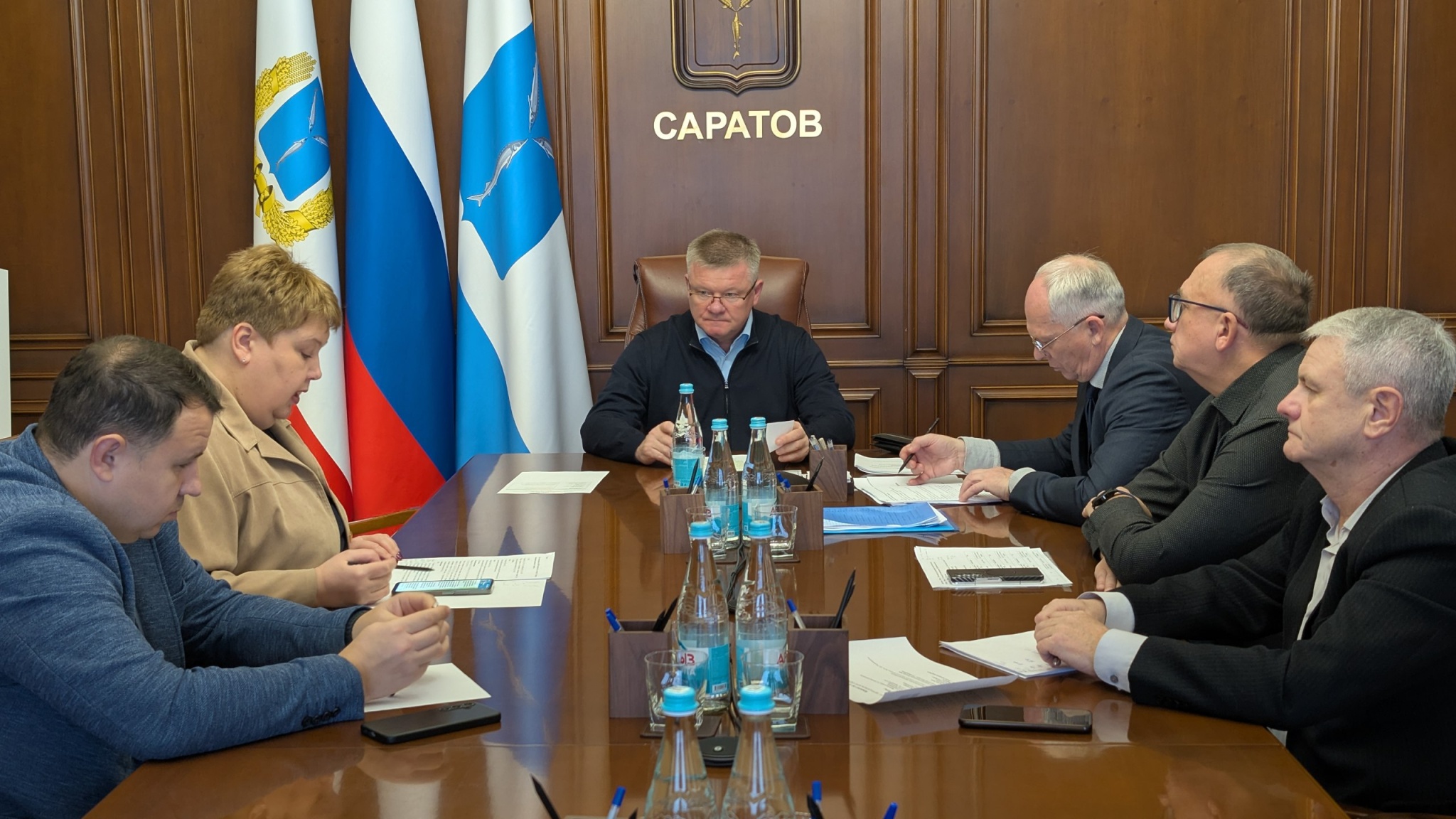 совещание, Михаил Исаев.jpg