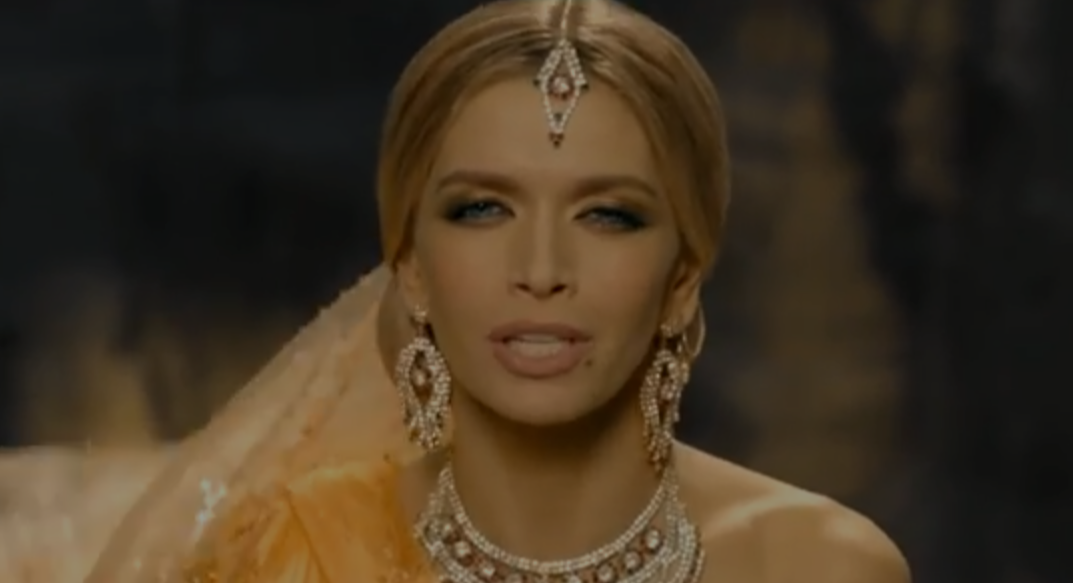 Бывшая звезда российских корпоративов отказалась от русского языка и российской публики