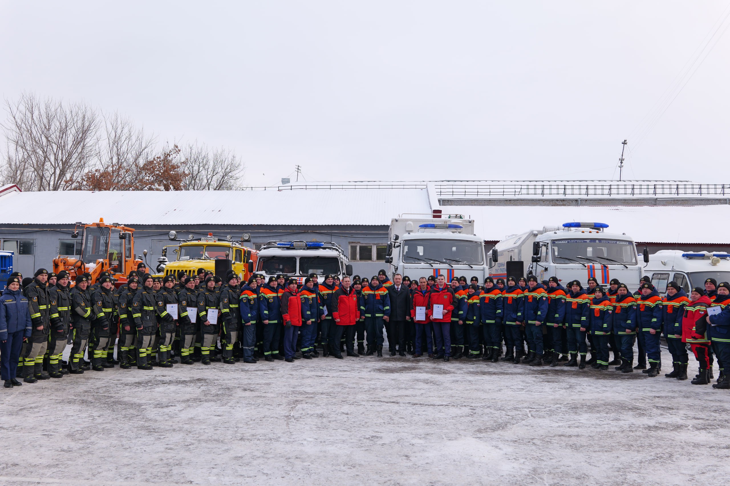 Губернатор Роман Бусаргин поздравил спасателей с профессиональным праздником и вручил награды