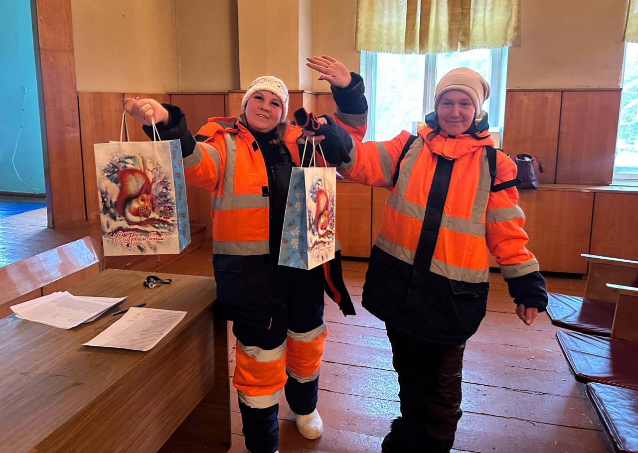 Николай Панков передал новогодние подарки детям сотрудников "Комбината благоустройства" в Балаково