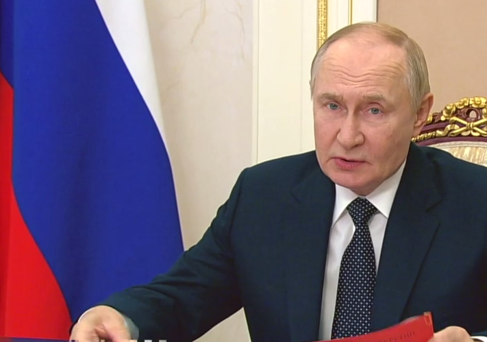 Президент Владимир Путин наградил медалями двух саратовцев