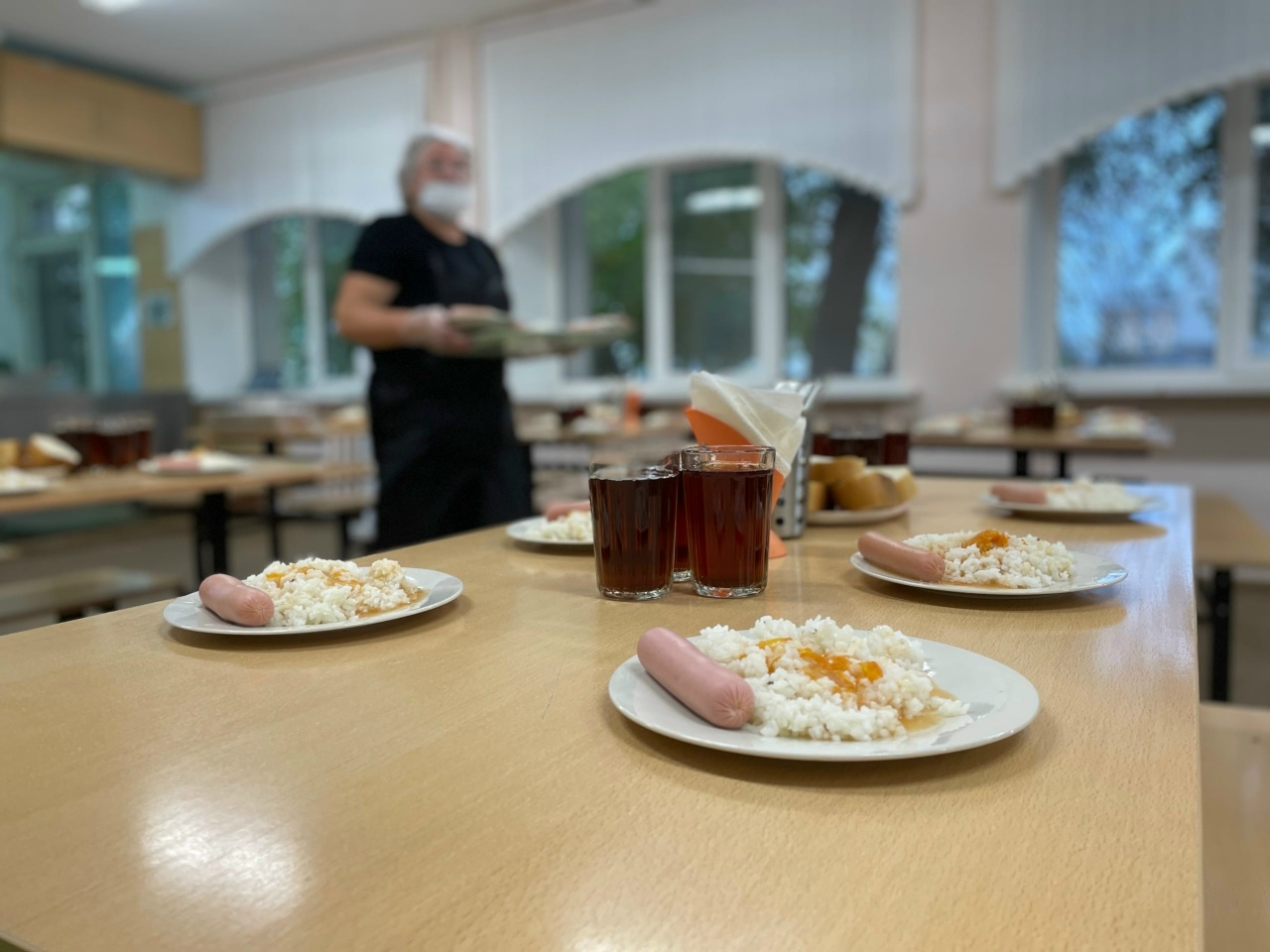 Депутаты саратовской Облдумы приняли закон о бесплатном питании для школьников из сел и малых городов