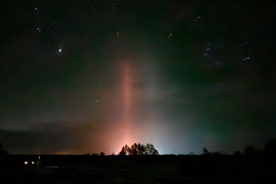 Световые и солнечные столбы наблюдали в небе над Саратовской областью