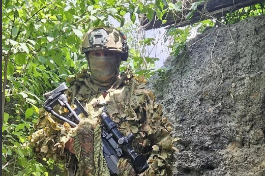 Участник СВО из Саратовской области награжден тремя медалями