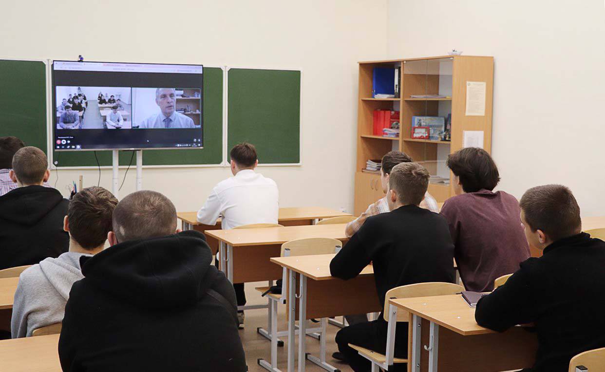 В балаковском филиале Волжского государственного университета водного транспорта начались занятия