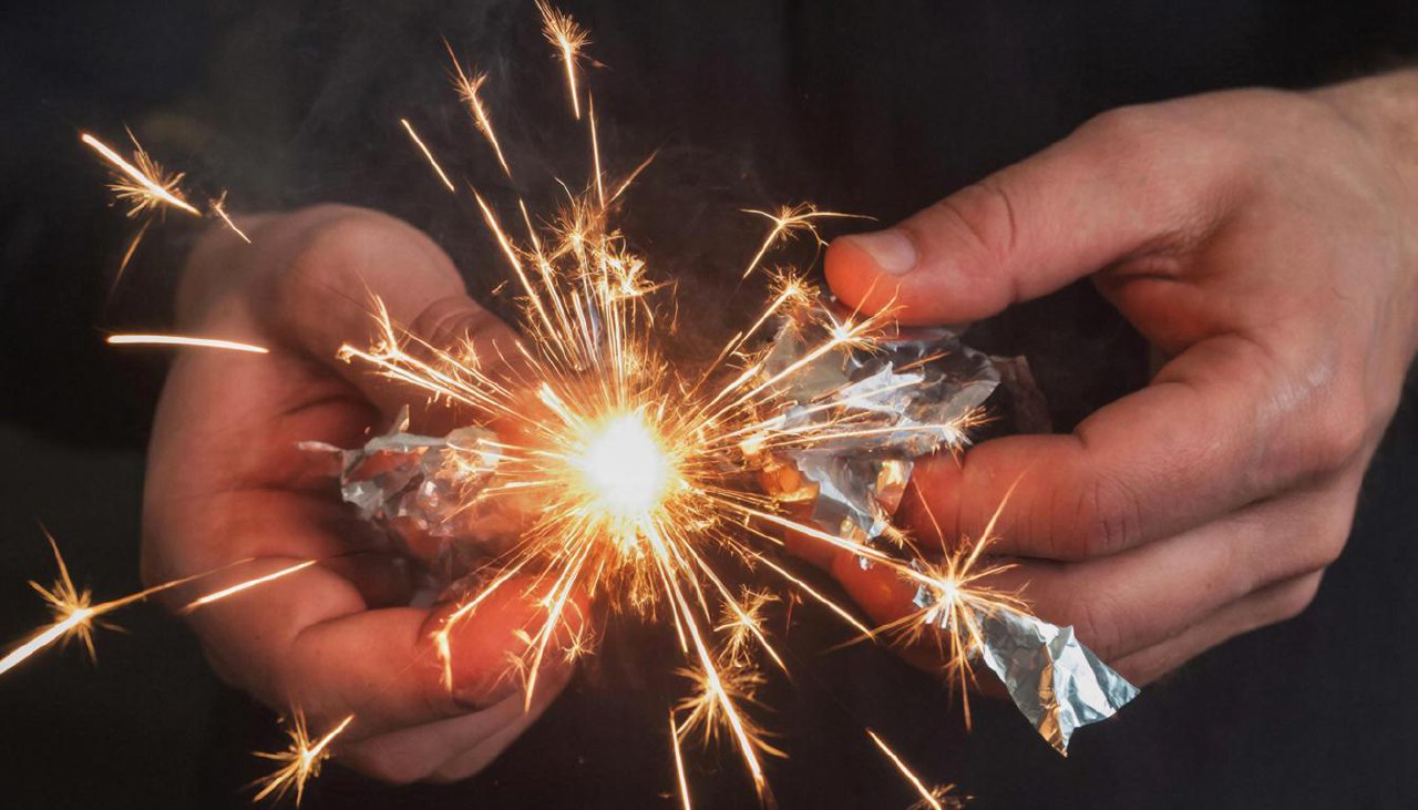 В Энгельсе в руках у подростка взорвалась петарда