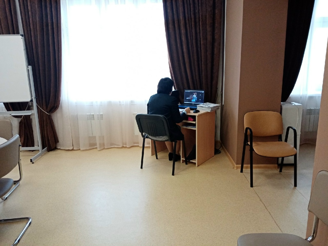 В саратовских школах к 2027 году планируют полностью ликвидировать кадровый дефицит